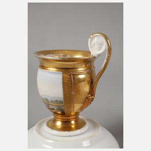 Zwei Sammeltassen mit Kauffahrteiszene