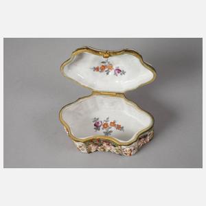 Deckeldose im Capodimonte-Stil