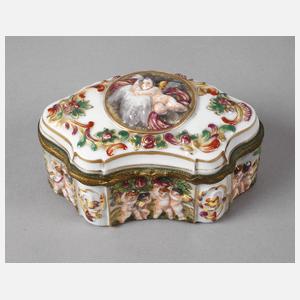 Deckeldose im Capodimonte-Stil