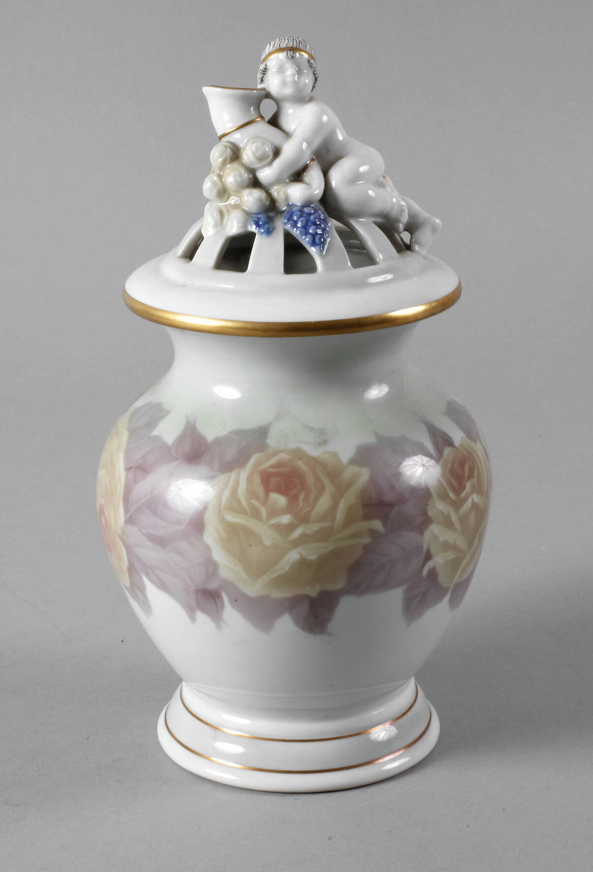 Fraureuth Potpourri-Deckelvase mit Putto