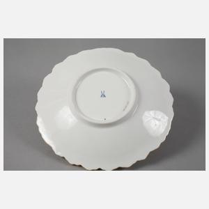 Meissen kleiner Prunkteller mit Blumenmalerei und Kobaltfond