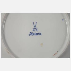 Meissen Prunkteller mit Blumenmalerei und Kobaltfond