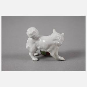 Meissen Miniatur "Kleiner Spitz mit Ball"