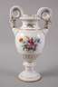 Meissen Teichert Schlangenhenkelvase mit Blumenmalerei