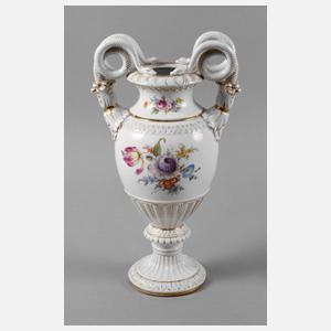 Meissen Teichert Schlangenhenkelvase mit Blumenmalerei