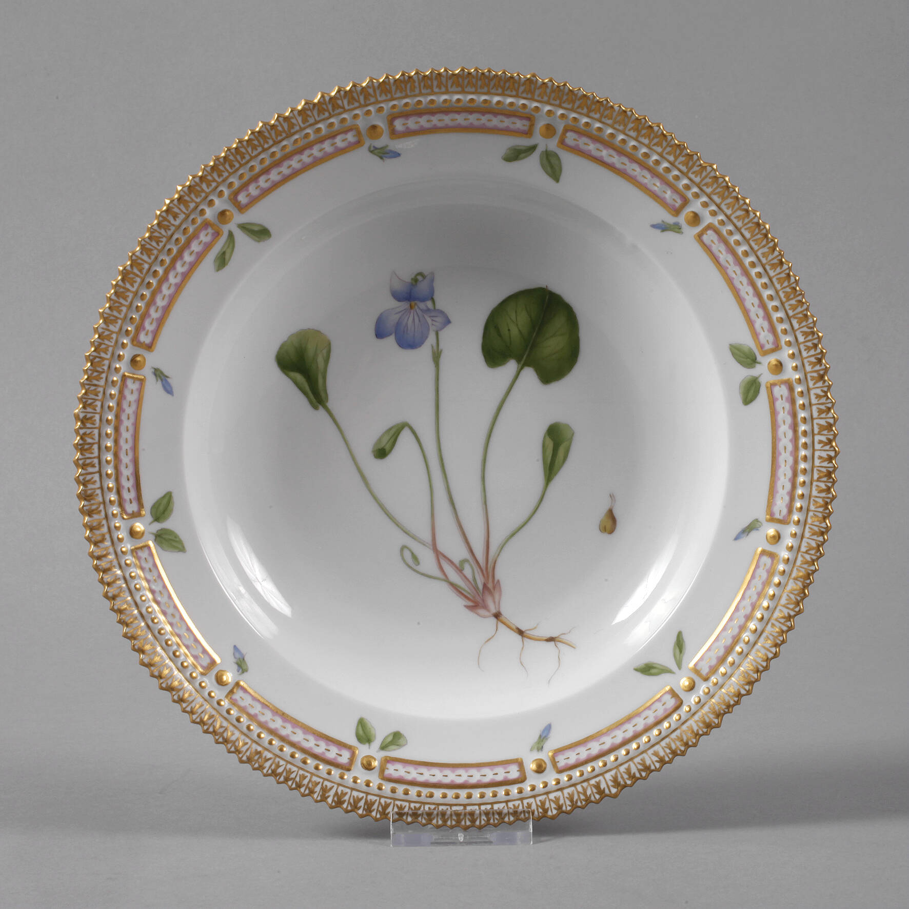 Royal Copenhagen Suppenteller "Flora Danica"