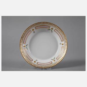 Royal Copenhagen Kaffeetasse mit Untertasse "Flora Danica"