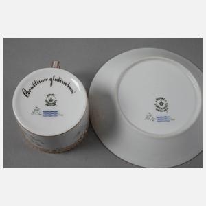 Royal Copenhagen Kaffeetasse mit Untertasse "Flora Danica"