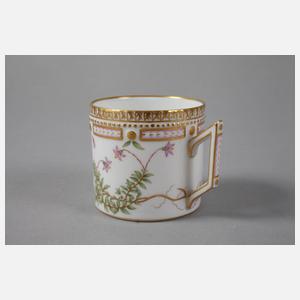 Royal Copenhagen Kaffeetasse mit Untertasse "Flora Danica"