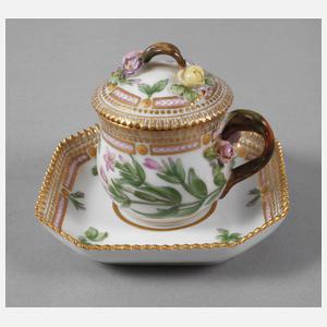 Royal Copenhagen Cremetasse mit Untertasse "Flora Danica"