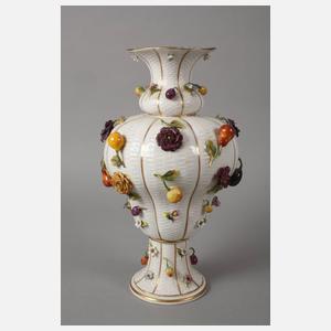 Thüringen großes Vasenpaar mit Blüten- und Früchtedekor