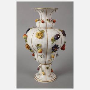 Thüringen großes Vasenpaar mit Blüten- und Früchtedekor