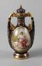 Rudolstadt-Volkstedt Potpourrivase im Wiener Stil