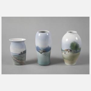 Konvolut Jugendstilvasen mit Landschaftsmalerei