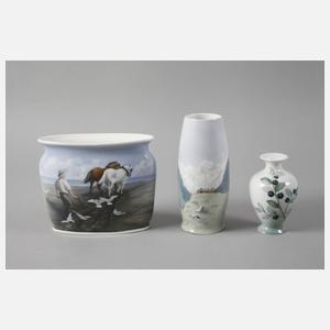 Konvolut Jugendstilvasen mit Landschaftsmalerei