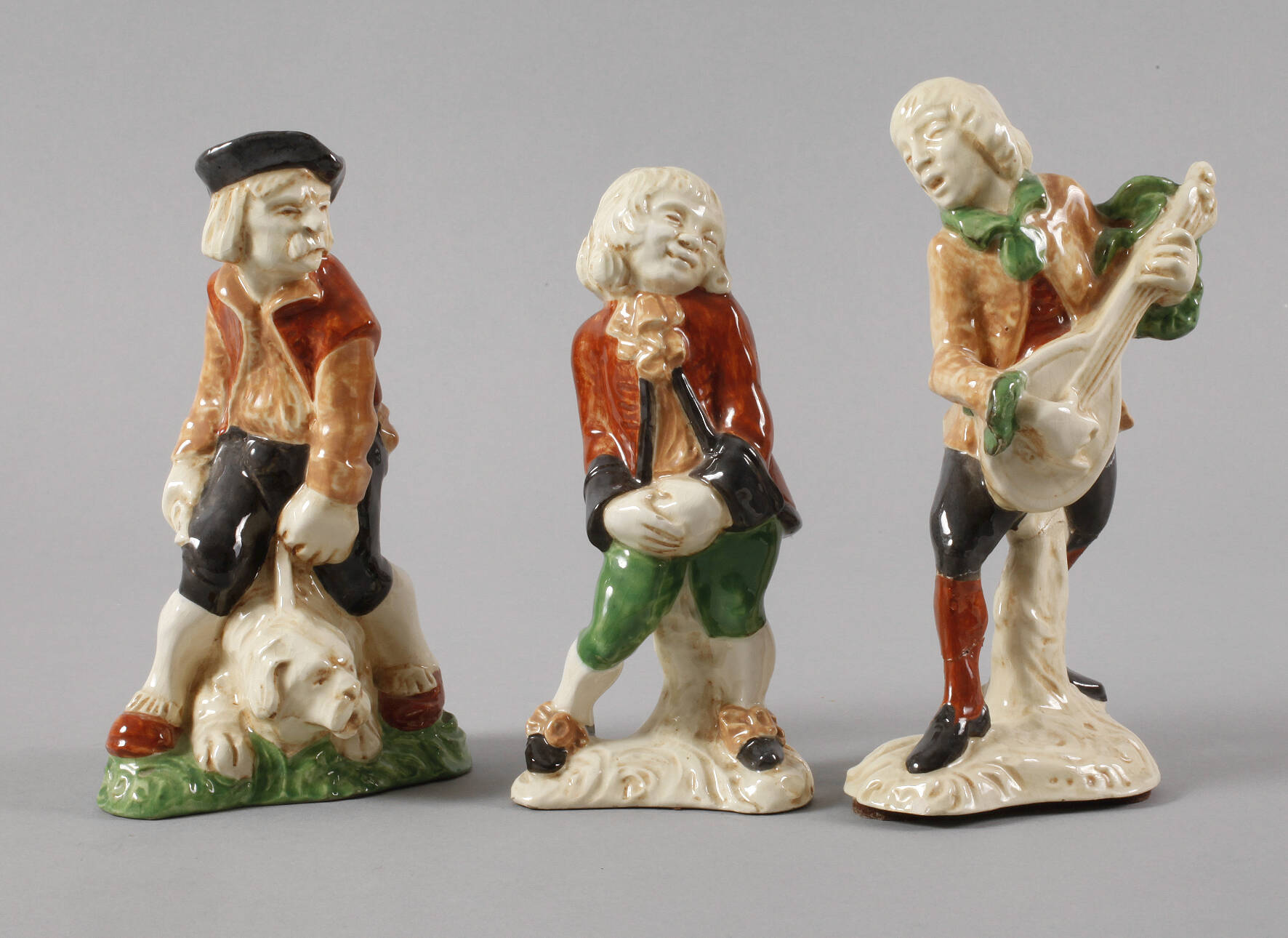 Karlsruhe drei Keramikfiguren