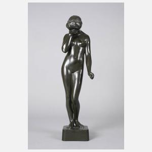 Keramikfigur stehender weiblicher Akt