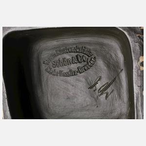 Keramikfigur stehender weiblicher Akt