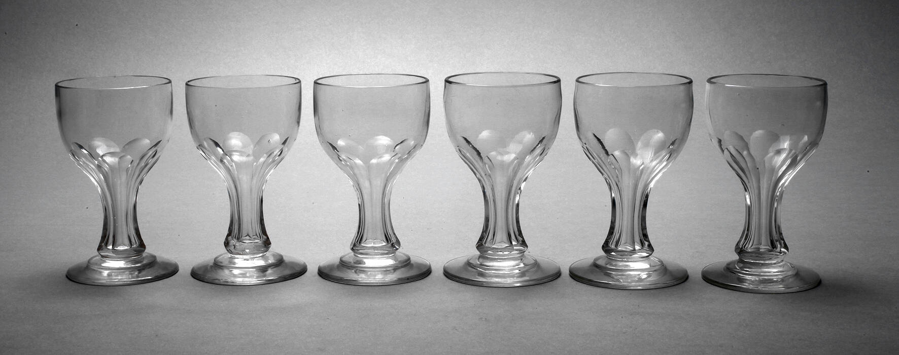 Sechs Trinkgläser