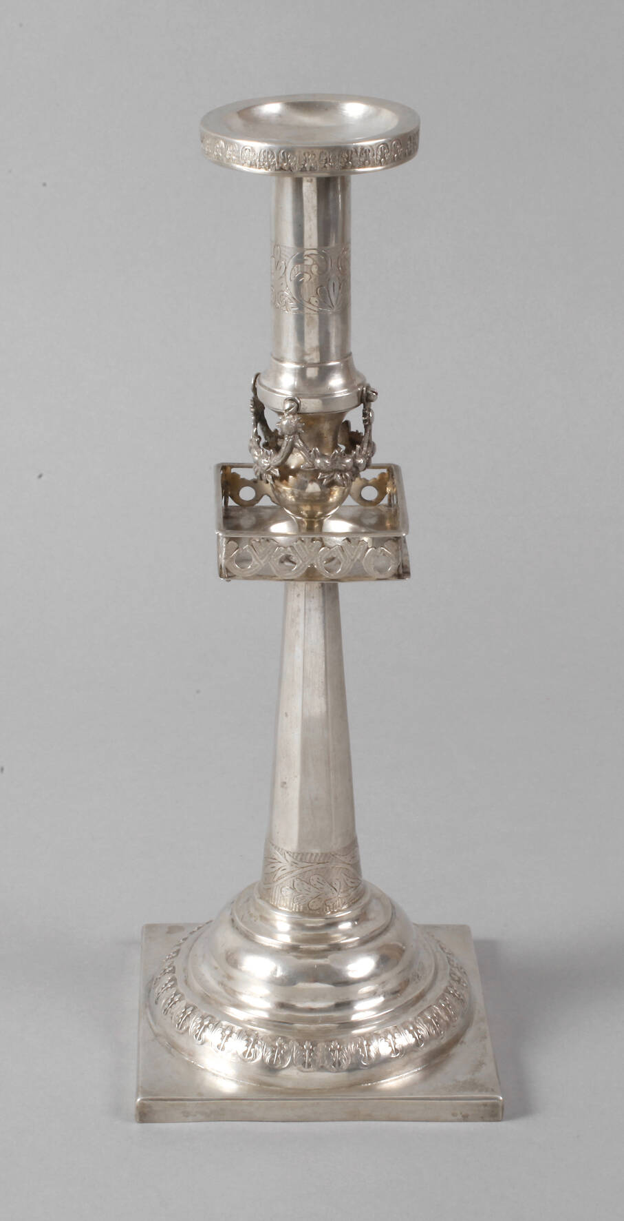 Klassizistischer Silberleuchter
