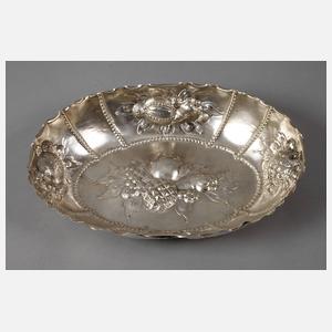 Silberschale im Barockstil
