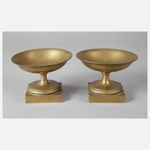 Zwei Fußschalen Messing