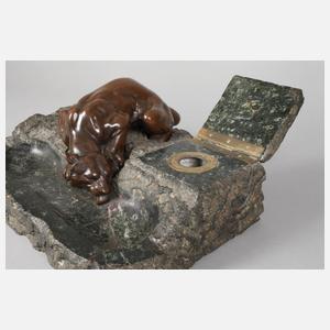 A. Titze, Schreibzeug mit trinkender Raubkatze