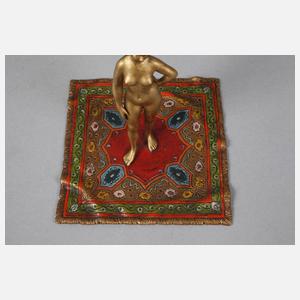 Wiener Bronze, Akt auf Teppich