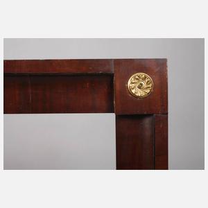 Klassizistischer Rahmen mit Rosetten