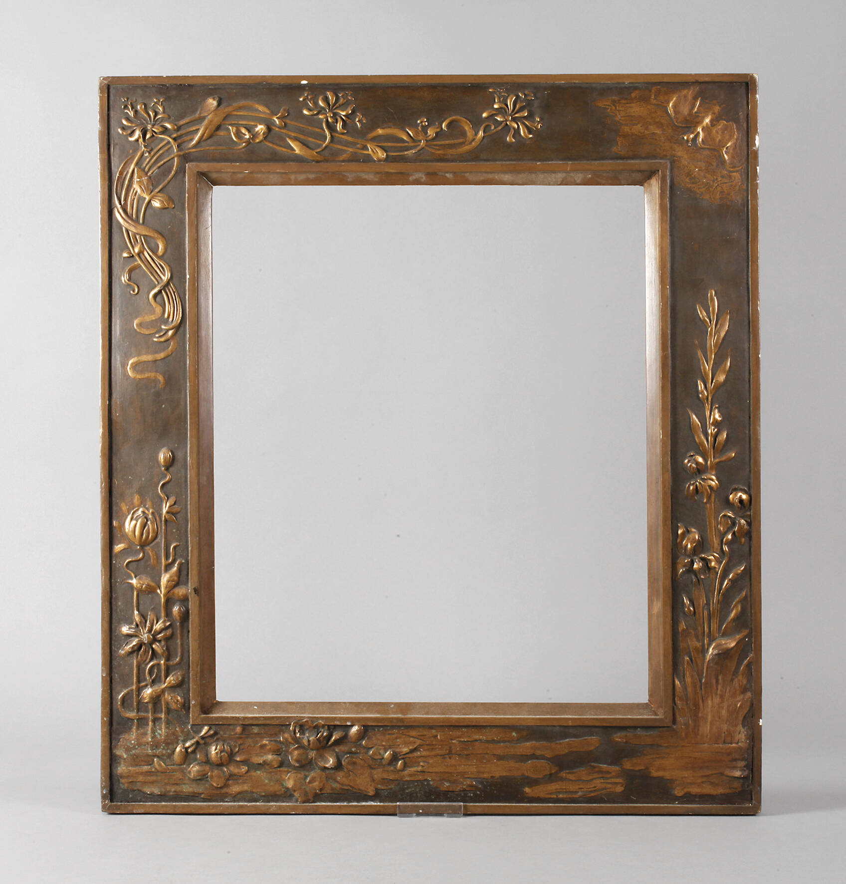 Geschnitzter Jugendstilrahmen mit Fledermaus