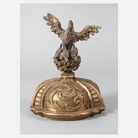 Bekrönung eines Hausaltars111