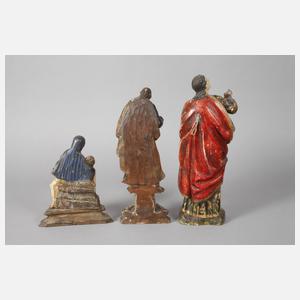 Drei geschnitzte Heiligenfiguren