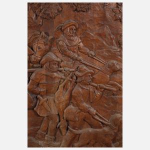 Übergroße geschnitzte Wandplatte