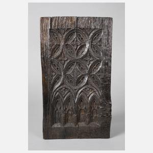 Fragment einer gotischen Truhe
