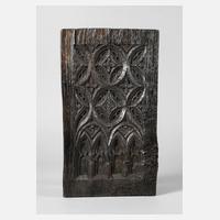 Fragment einer gotischen Truhe111