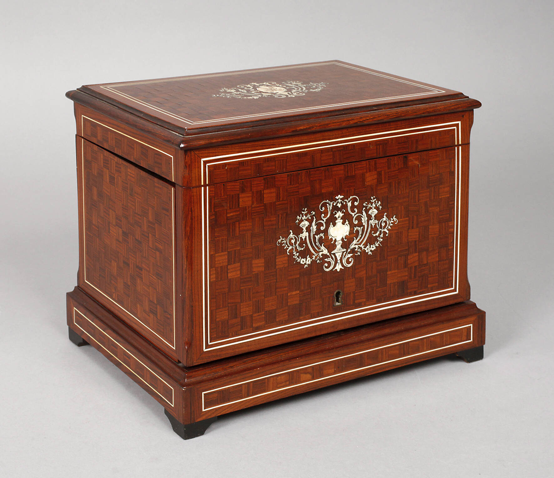 Intarsierte Schmuckschatulle