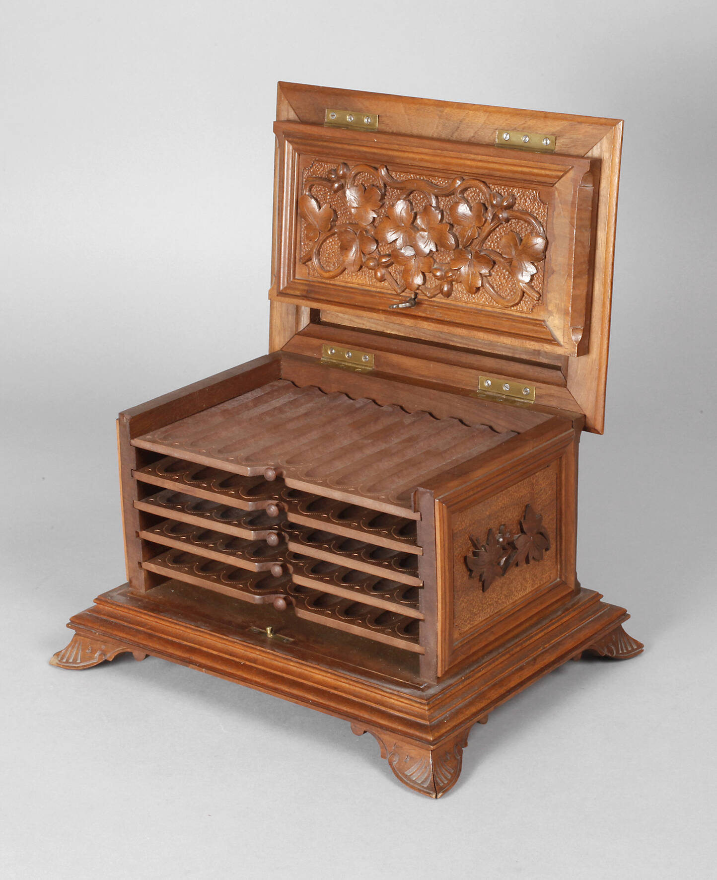 Geschnitzter Humidor