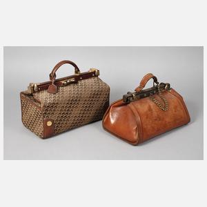 Zwei kleine Reisetaschen