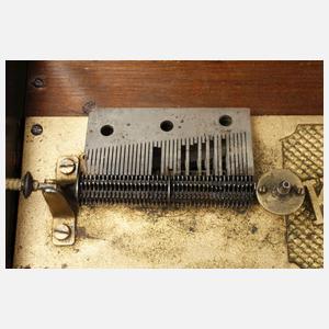 Kleine Plattenspieldose Komet