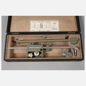 Zwei geodätische Messinstrumente