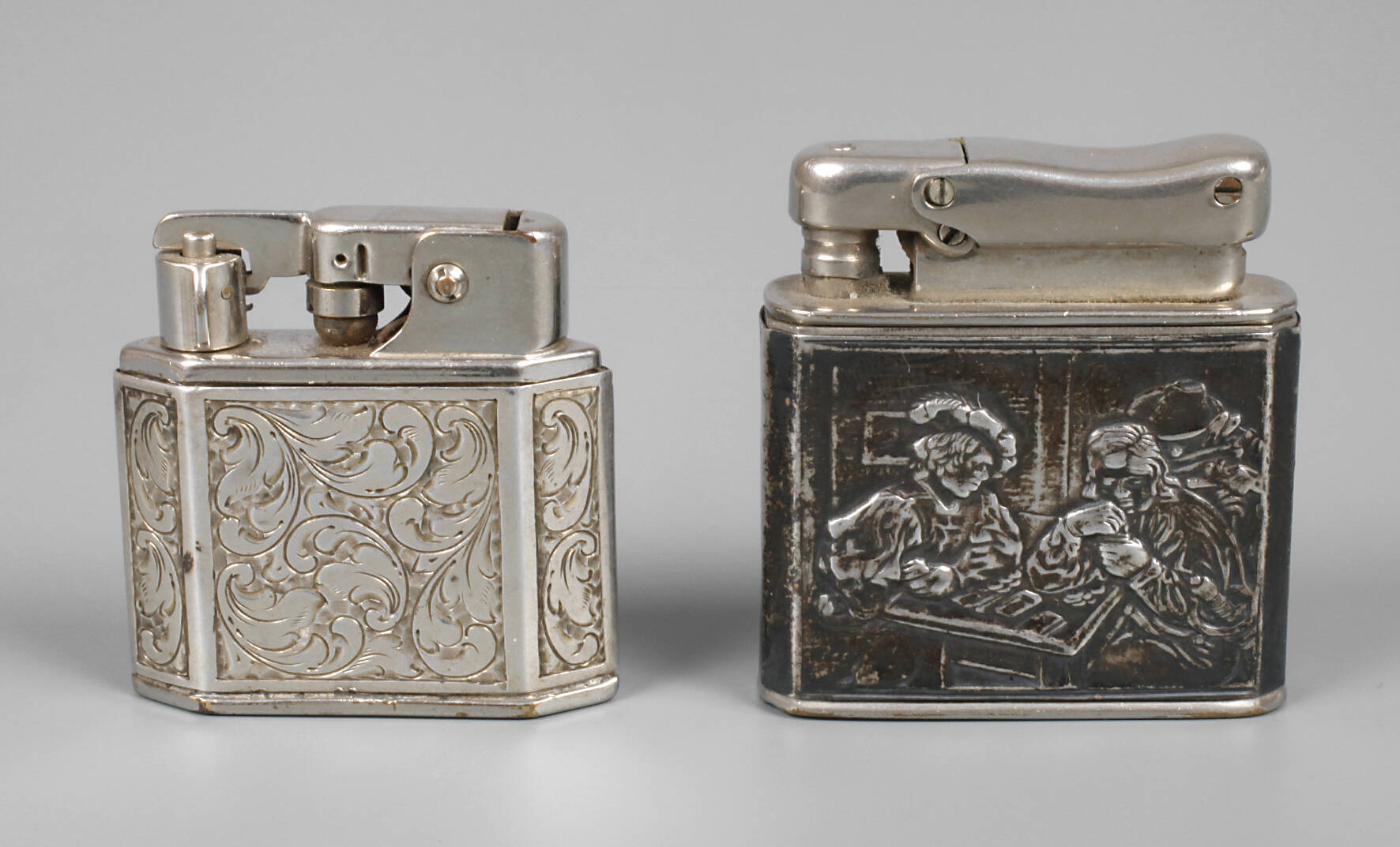 Zwei Feuerzeuge Silber