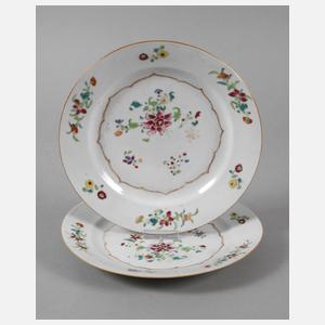 Paar Teller Floraldekor