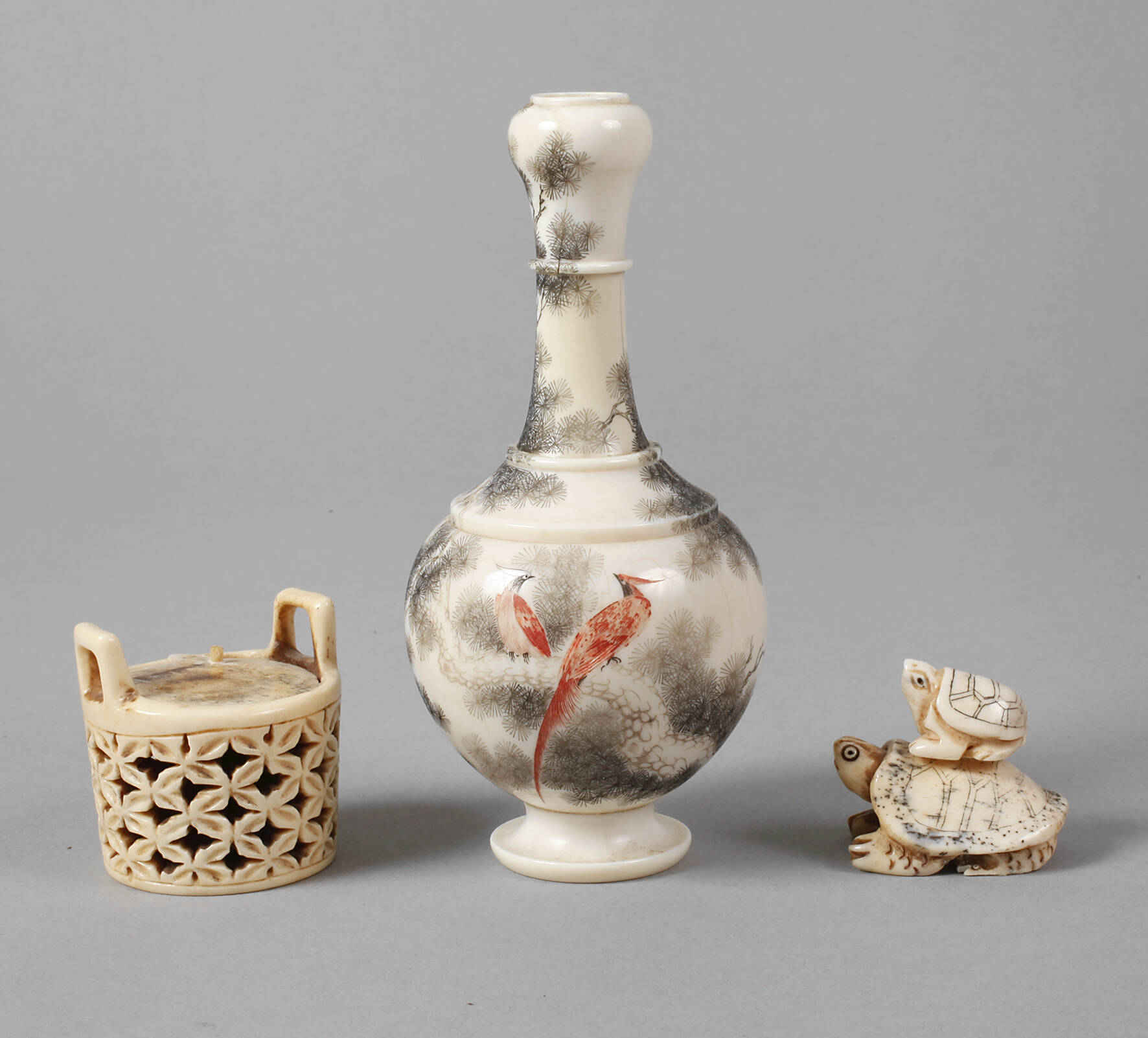 Zwei Elfenbeinschnitzereien