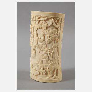 Große Elfenbeinschnitzerei