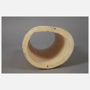 Große Elfenbeinschnitzerei