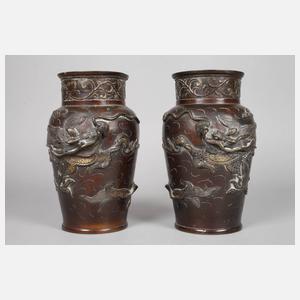 Paar Bronzevasen