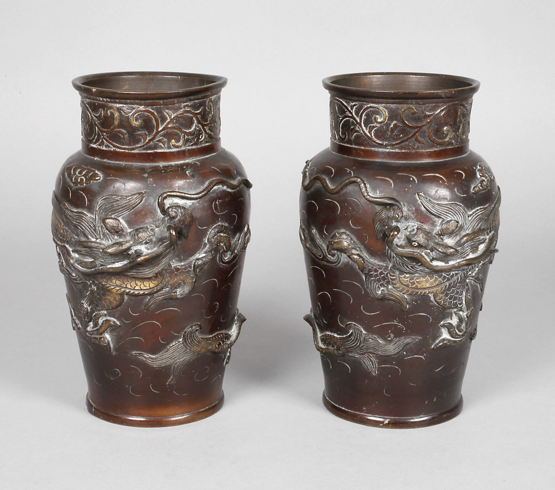 Paar Bronzevasen