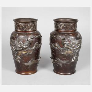 Paar Bronzevasen