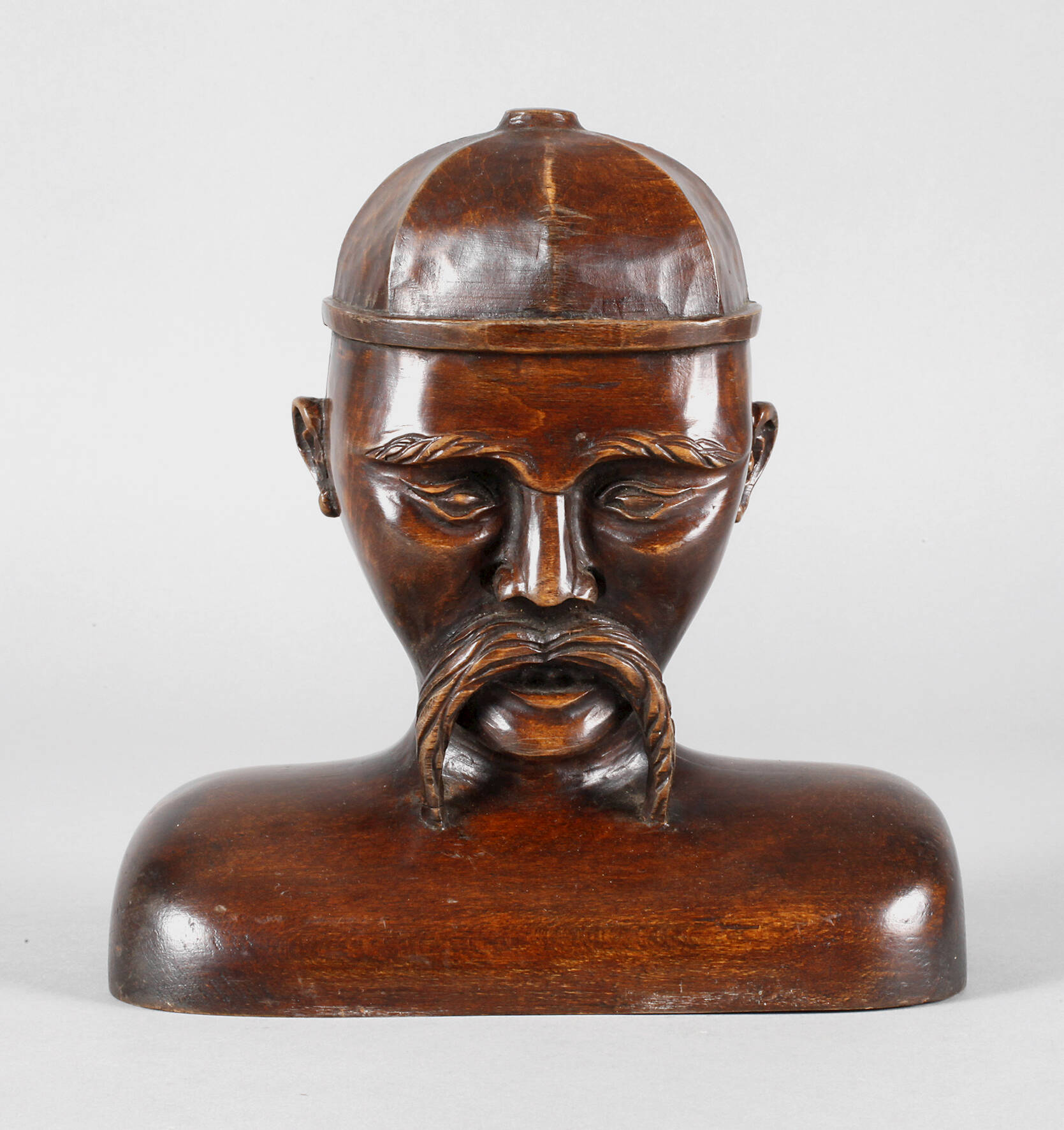 Figürliche Schnitzerei