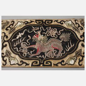 Zwei Seidenstickereien China